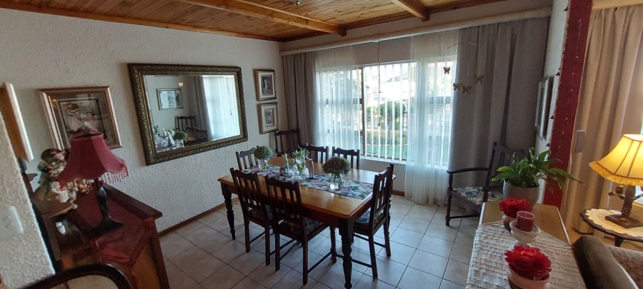 5 Bedroom Property for Sale in Wavecrest Eastern Cape